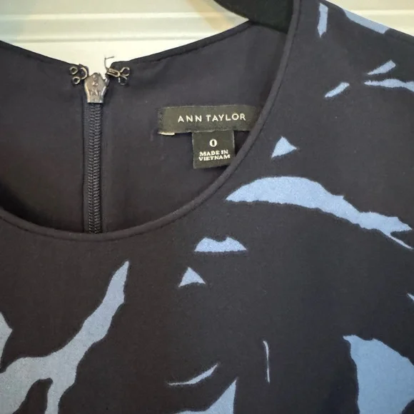 Ann Taylor Blue print Sleeveless Midi dress - Picture 3 of 7